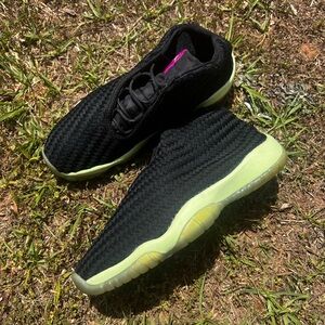 CLEAN Air Jordan Future size 7 Womens Liquid Lime casual shoes